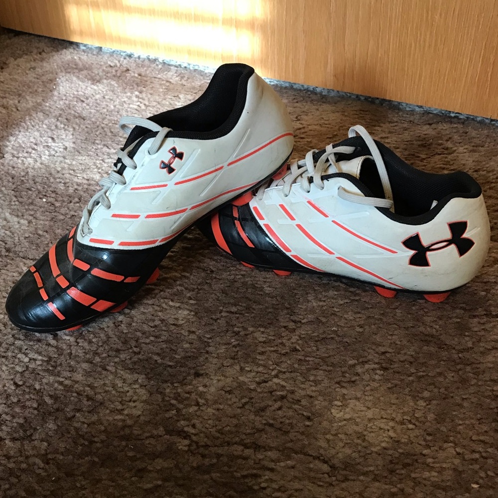 Soccer cleats
